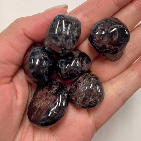 Garnet Tumbled Stone