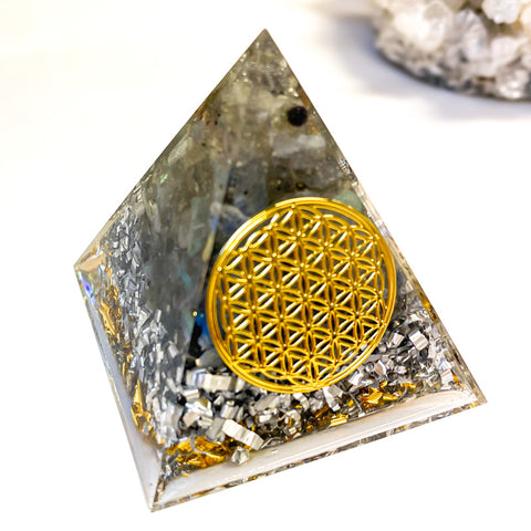 Pyramid Orgonite | Labradorite | All Chakras